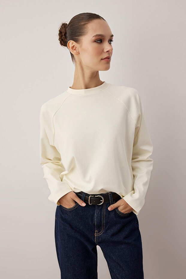 Ekru Relaxed/Boxy Fit Crop Uzun Kol Örme T-Shirt TWOAW26TS00022 - 1