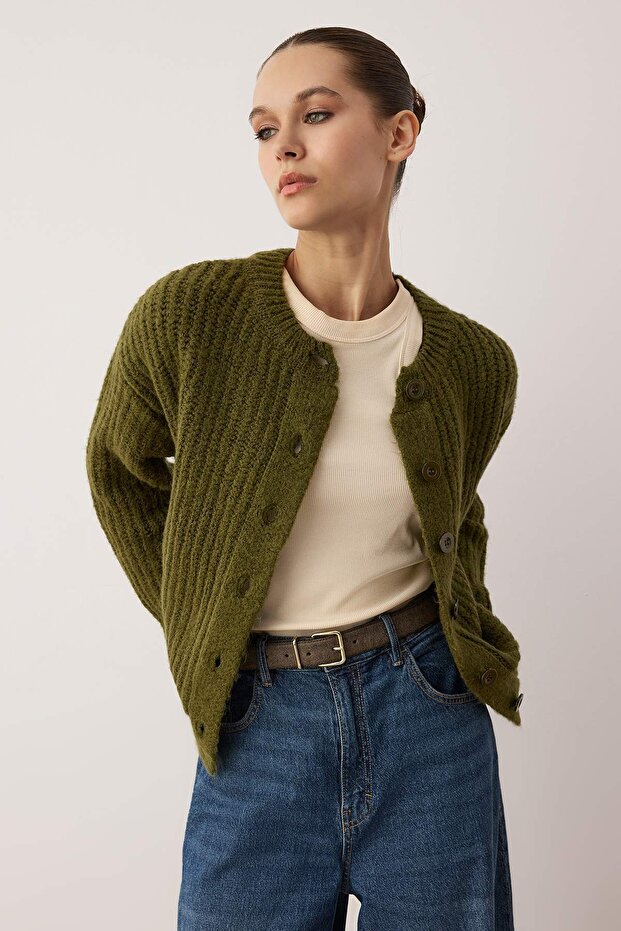 Wardrobe Essentials Haki Yumuşak Dokulu Basic Triko Hırka | TWOAW26HI00204 - 1
