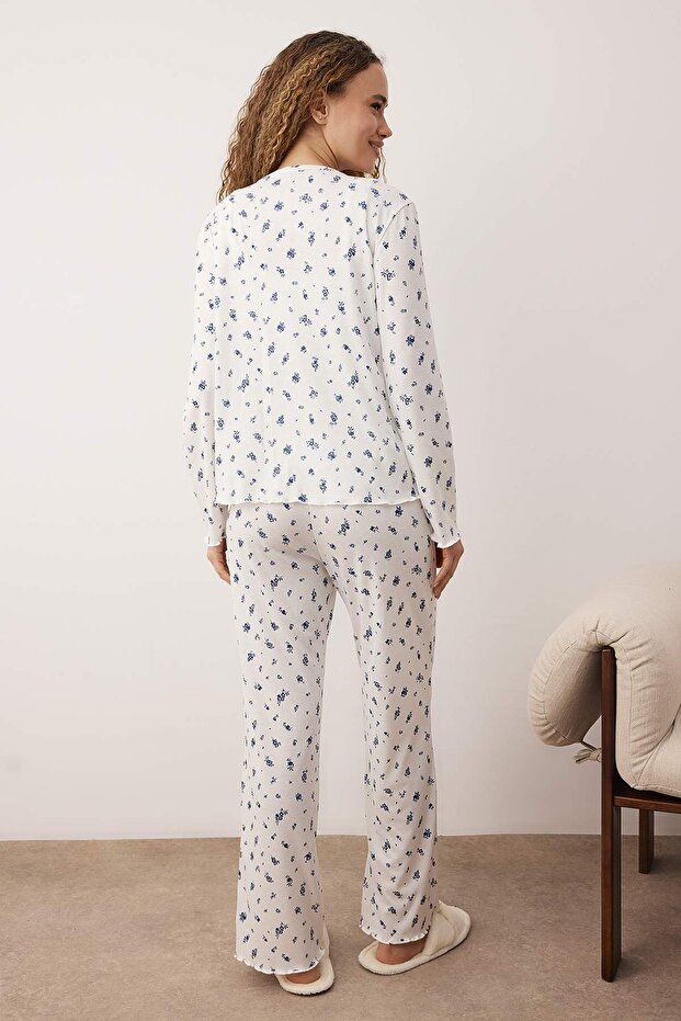Beyaz Çok Renkli 3'lü Hırkalı Çiçekli Fitilli Örme Pijama Takımı THMAW26PT00179 - 5
