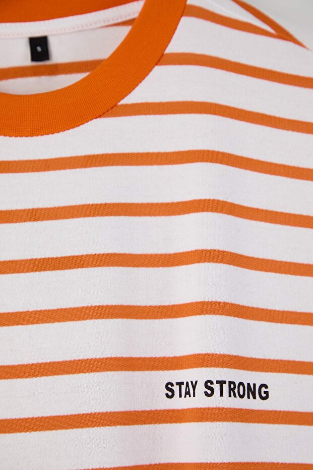 Teen Turuncu Çizgili Slogan Sırt Baskılı Oversize/Geniş Kalıp İnce Örme Sweatshirt TWOAW26SW00193 - 8