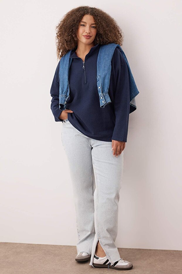 Granatowa koszulka z zamkiem błyskawicznym przy kołnierzu, o regularnym kroju, z dzianiny TBBAW23AO00006 - 2