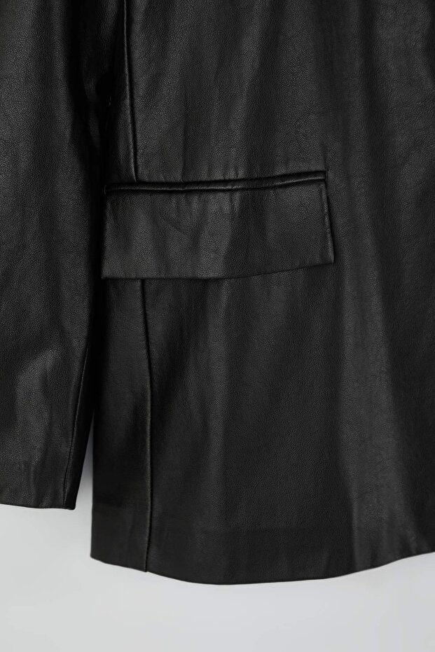 Siyah Yıkamalı Suni Deri Blazer Ceket TWOAW26BC00033 - 4