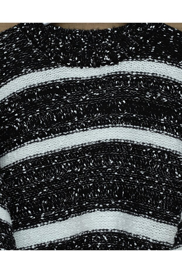 Thick Line Patterned Knitted Sweater -Black - 4