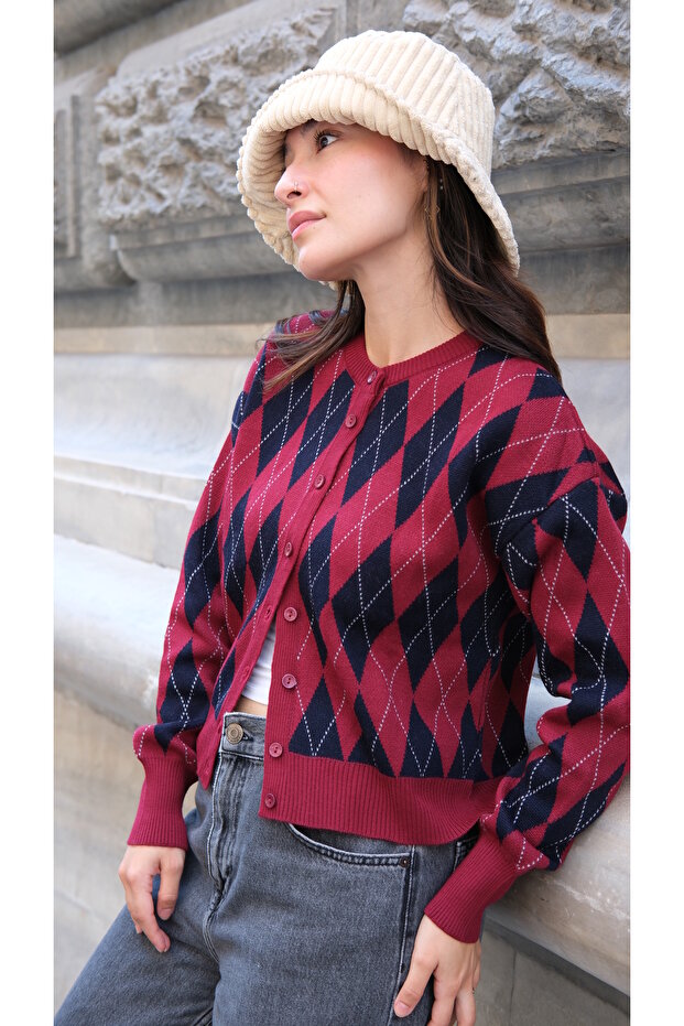Una Fiaba-Bordo Crew Neck Argyle Patterned Women's Buttoned Knit Cardigan