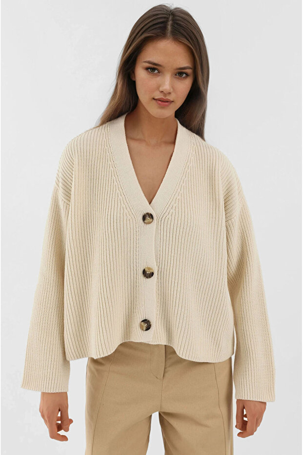 V Yaka Düğmeli Oversize Triko Hırka - 1