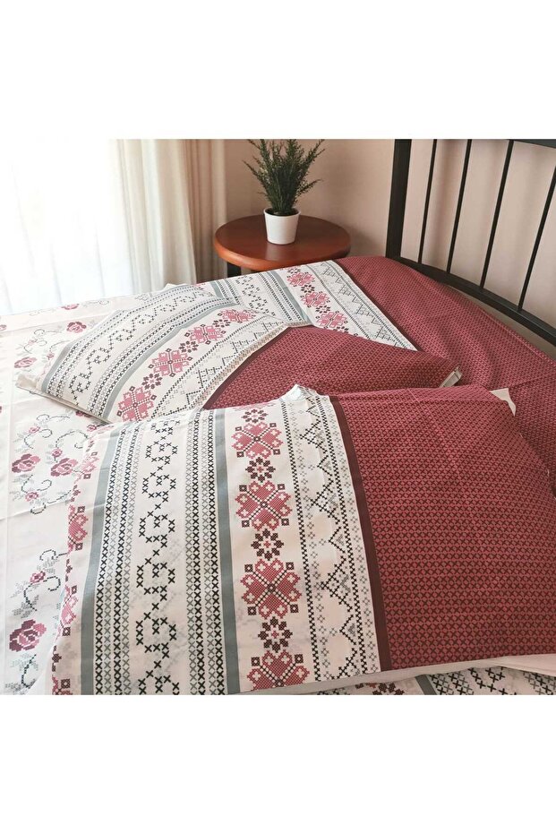 Çift kişilik kırmızı desenli çok şık nevresim takımı - 3