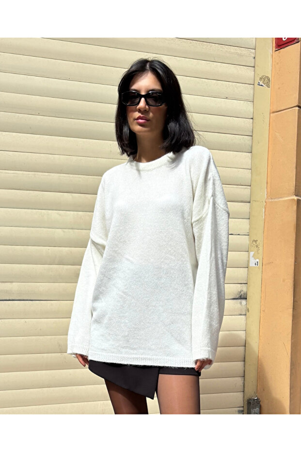 Women's White Oversize Crew Neck Knit Sweater
