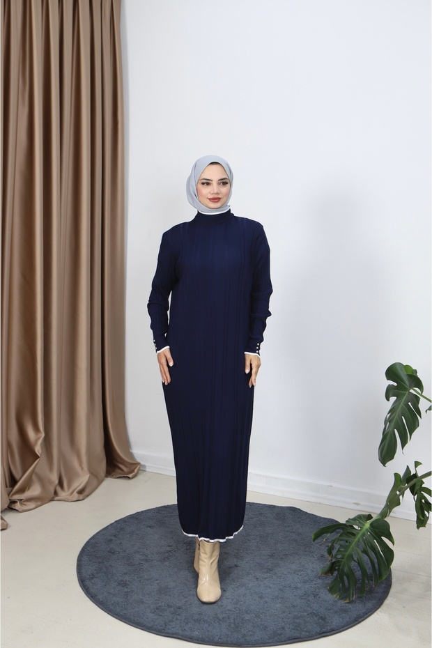 Mercerized Dress with Braided Hair