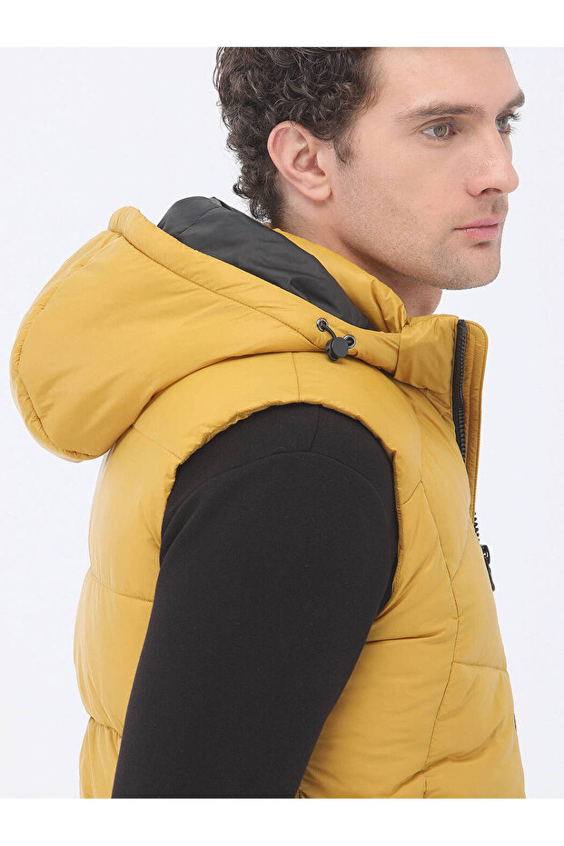 Sarı Regular Fit Kapüşonlu Casual Dokuma Spor Yelek - 7