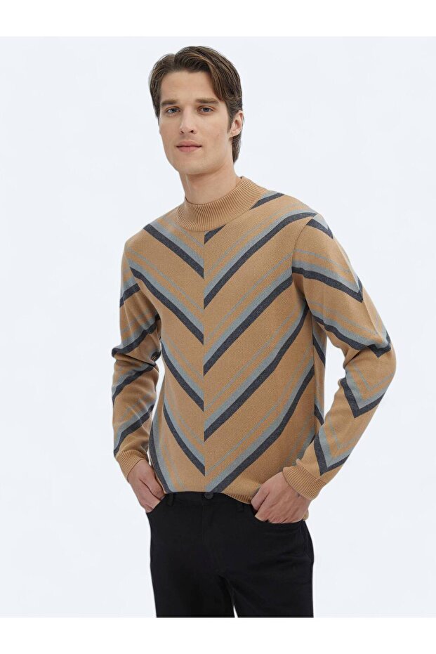 Deve Tüyü Yarım Balıkçı Yaka Desenli Pamuk Karışımlı Triko Kazak - 1