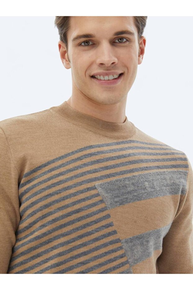 Deve Tüyü Bisiklet Yaka Desenli Yün Karışımlı Triko Kazak - 3