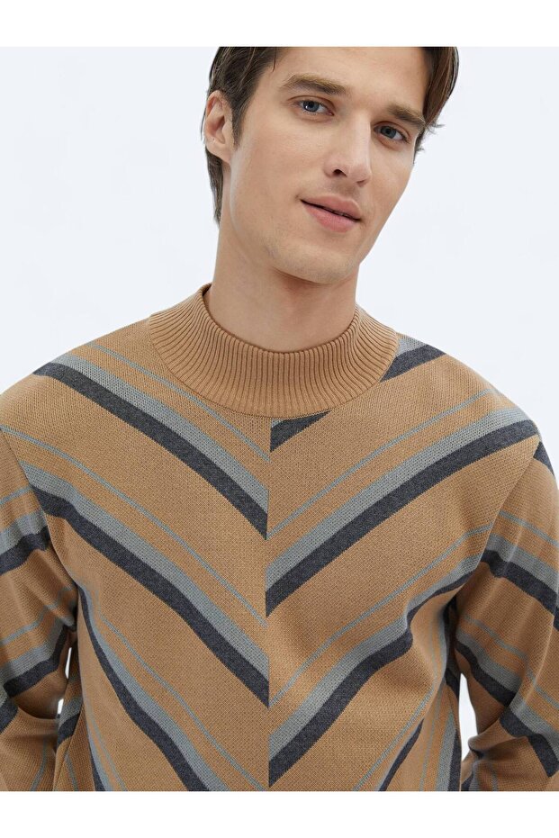 Deve Tüyü Yarım Balıkçı Yaka Desenli Pamuk Karışımlı Triko Kazak - 3