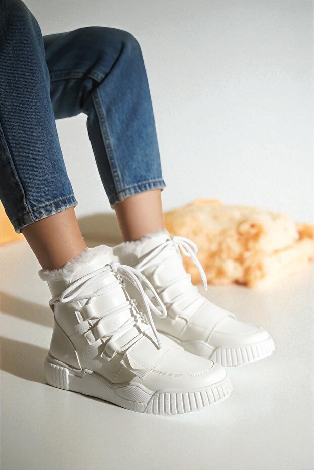 Beyaz Kadın Bot Bağcıklı Cırtlı Kışlık Kar Botu Okul, Günlük Bot Kikas Kar Botu Uludağ Botu - 1