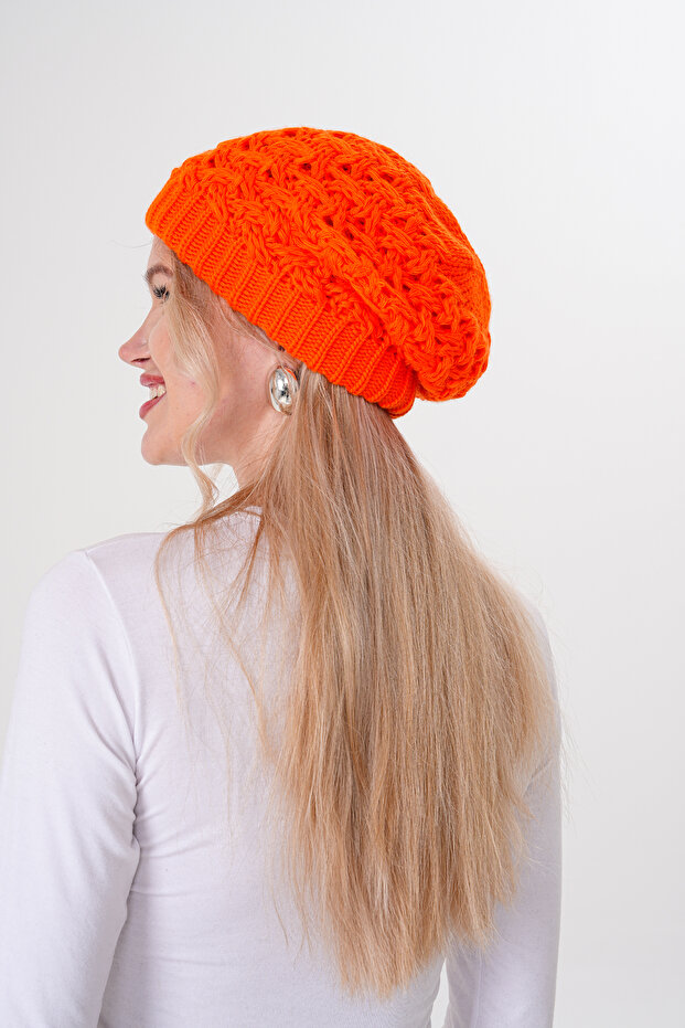 Çift Kat  Kadın Ressam Bere - 5