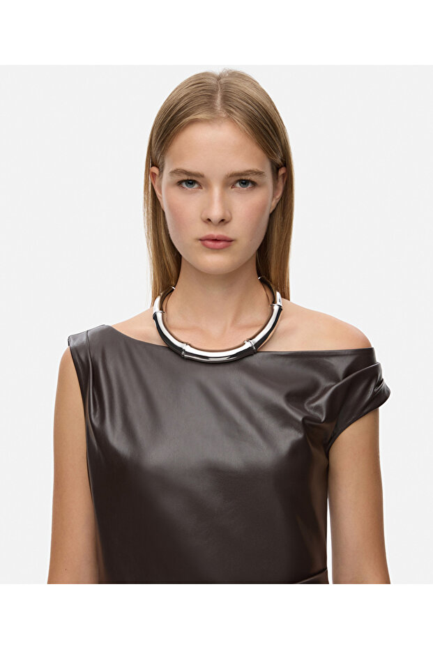 Dokulu plaka kolye - 2