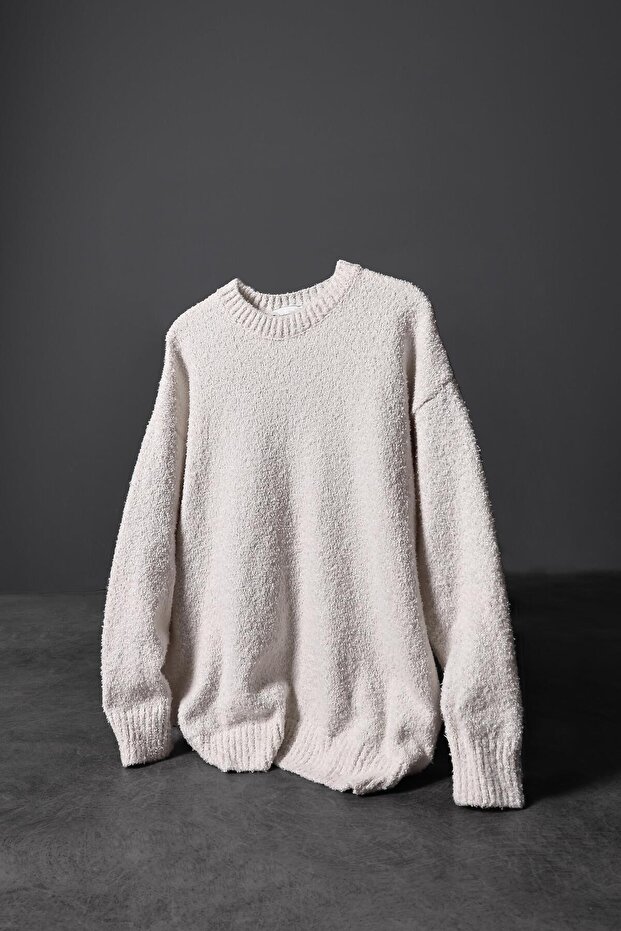 Erkek Ekru Bisiklet Yaka Oversize Yün Kazak - 1