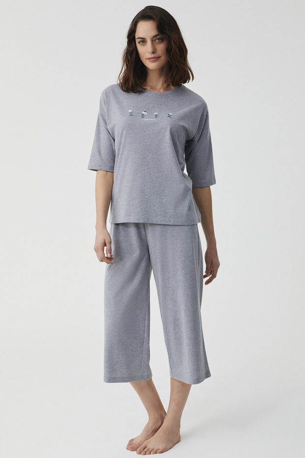 Capri Suit with Soft Texture - 1