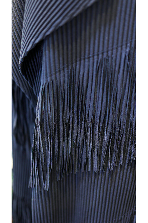 Siyah Renk Pardesü - 4