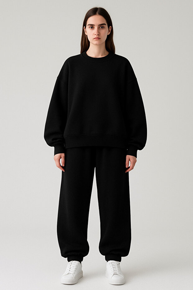 Women's Black Oversize Crew Neck Sweatshirt and Rubber Cuffed Sweatpants Set