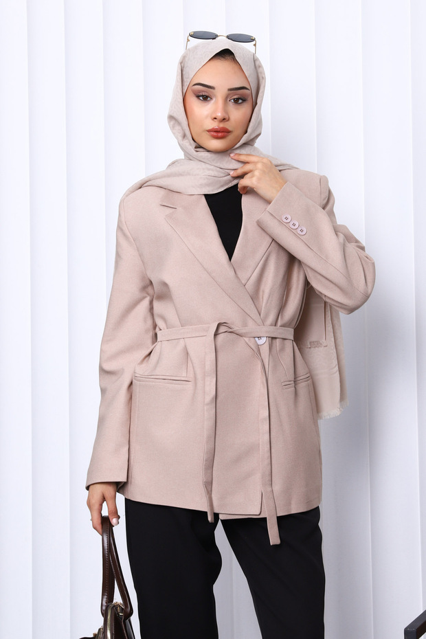 سترة بليزر بأزرار وياقة مزدوجة من فرو المنك - 3