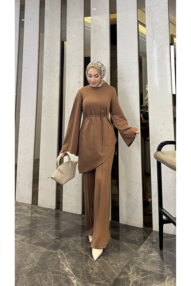 بدلة رياضية إسبانية مكونة من قطعتين - 1