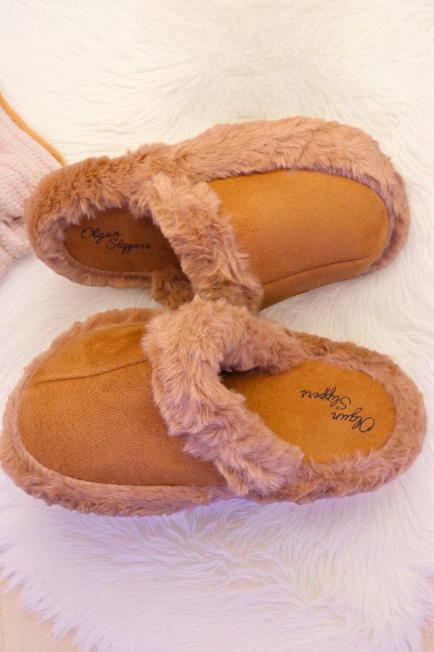 Women's New Season Plush Detailed House Slippers. No Sound Slippers.