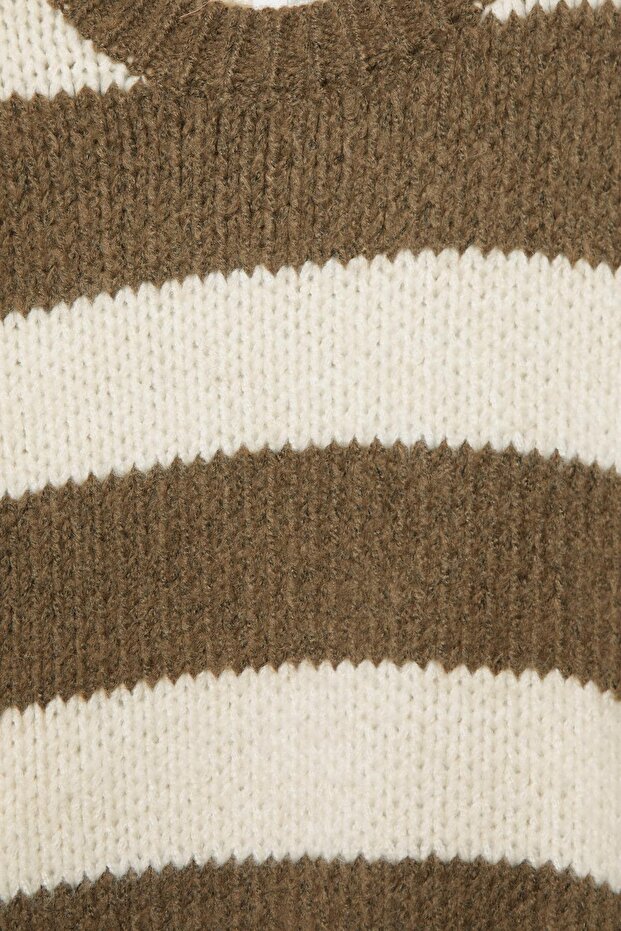 Kalın örgü çizgili kazak - 7