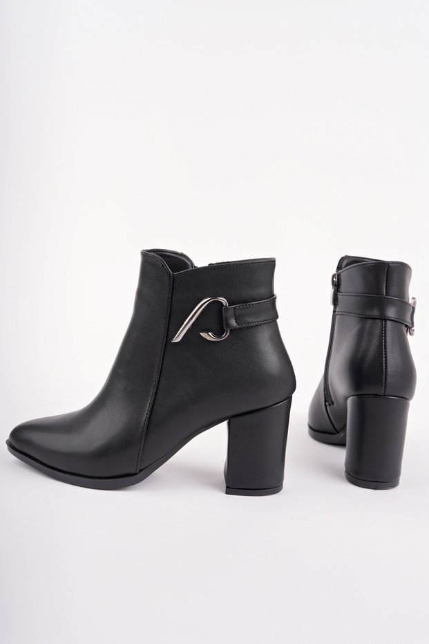 Forti̇s Pointed Toe Buckle Detailed Zippered Thick Heeled Women's Boots