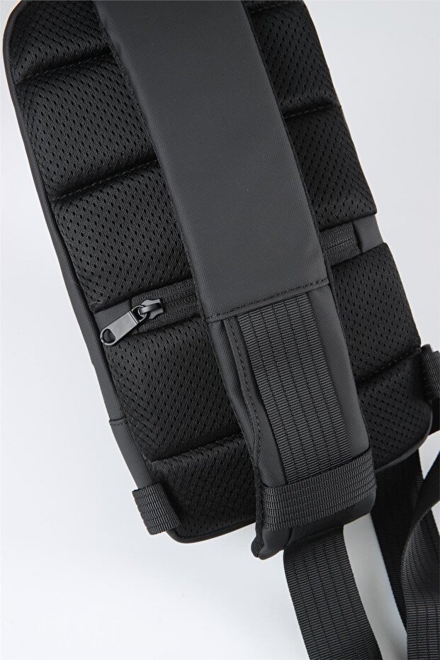 Unisex Tek Askılı USB Girişli Çapraz Çanta - 6