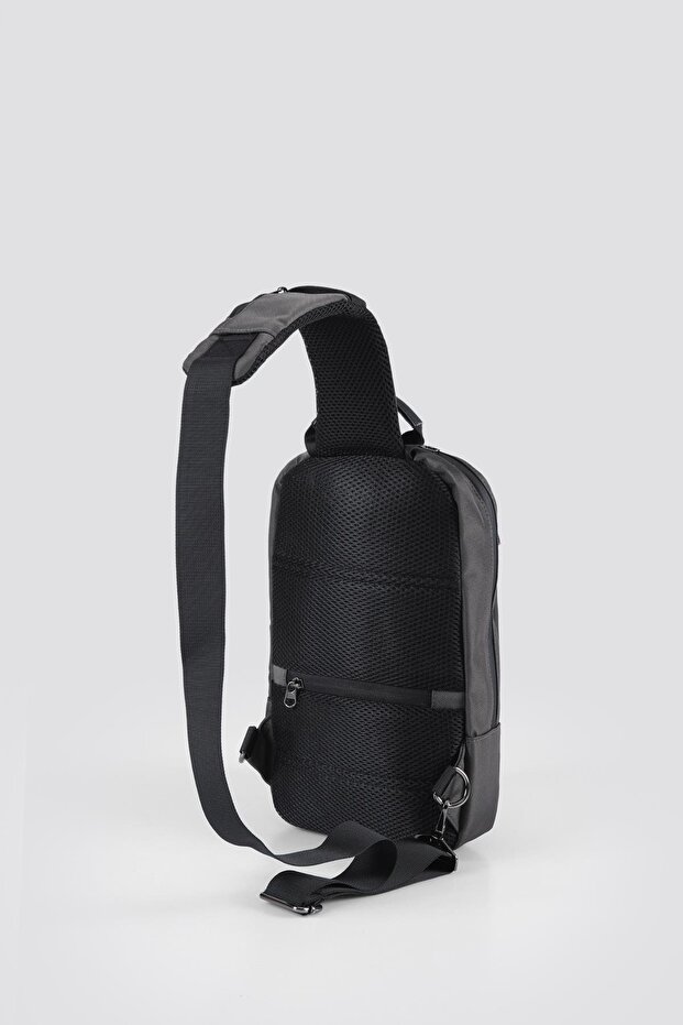 Unisex Tek Askılı USB Girişli Çapraz Çanta - 3