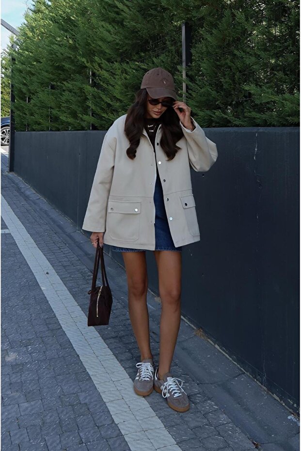 سترة مبطنة بياقة مخملية بيج اللون - 4