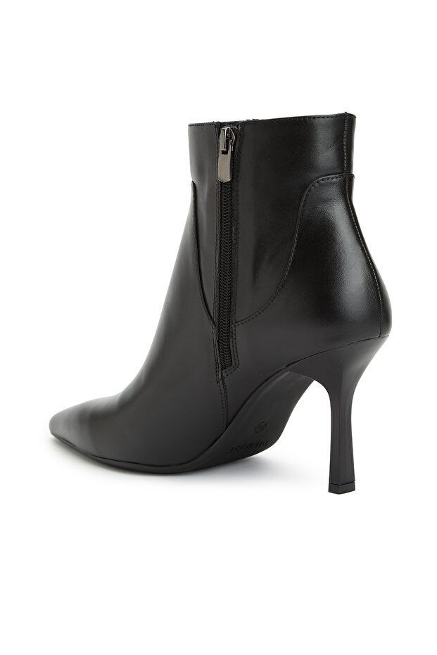 Siyah Kadın Bot - 3