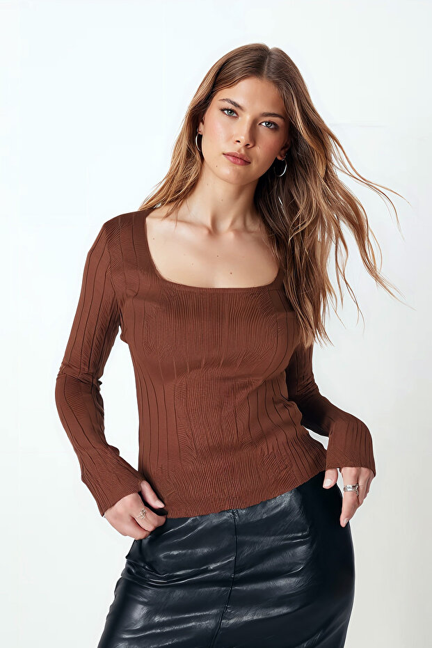 Women's Brown Square Neck Lycra Knit Blouse Arm-25K069006