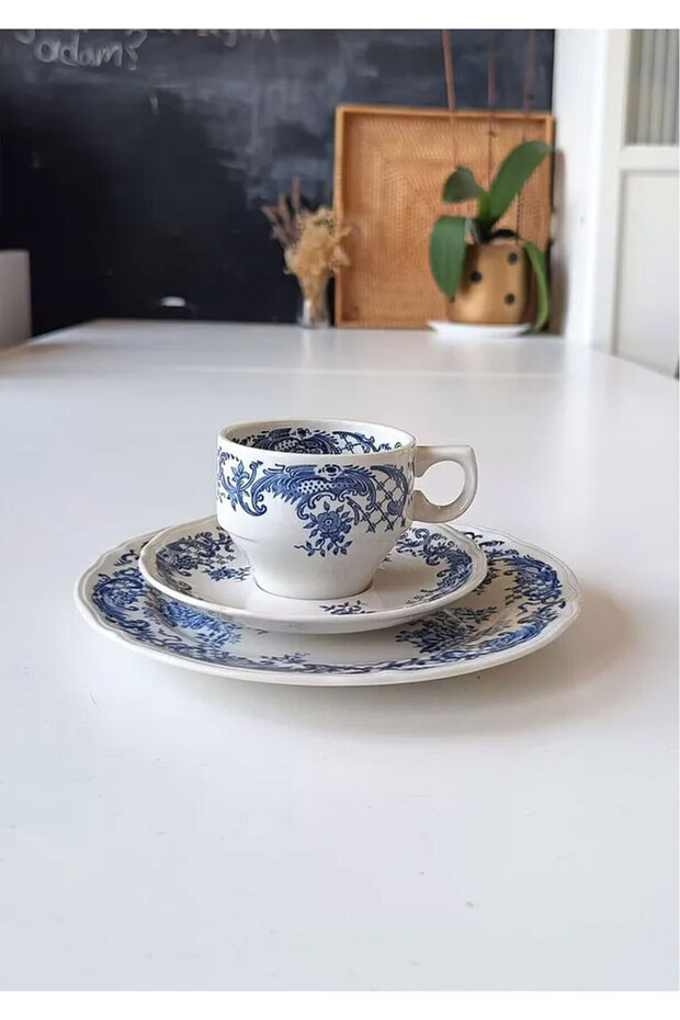 Valeria Antique Porcelain Tea Cup 3 Pieces 150 ml