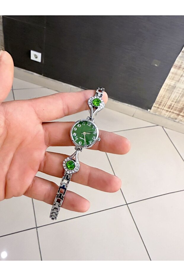 Zircon Stone Detailed Women's Wristwatch Vintage