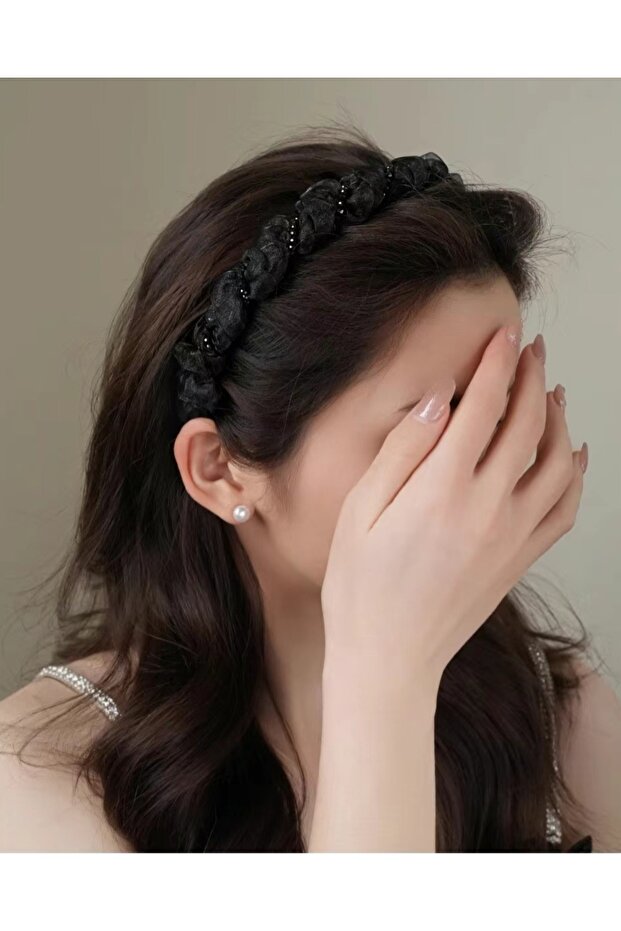 Black Color Shark Tooth Bone Crown with Tulle Fabric and Minimal Bead Embellishment