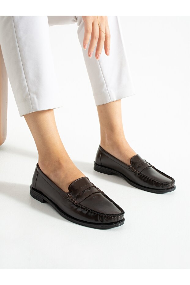 Cove Brown Rustic Women's Loafer