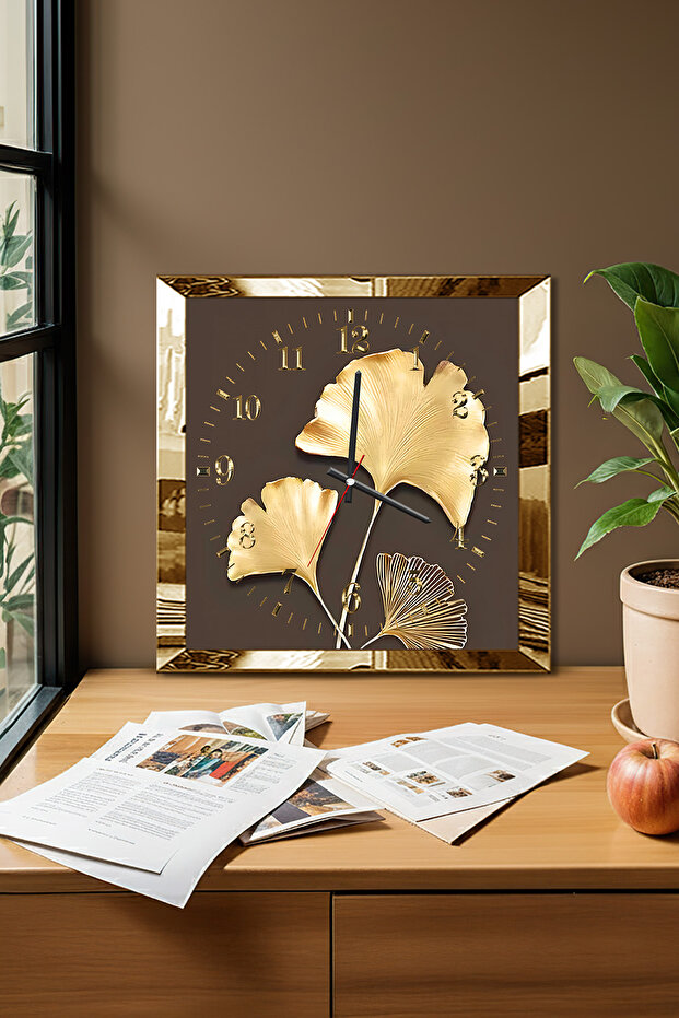 ساعة حائط ديكورية من MDF بإطار ذهبي وتصميم زهور ذهبية