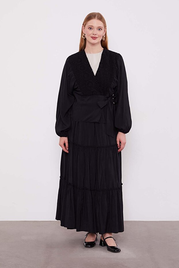 Black Lace Detailed Pleated Skirt Set