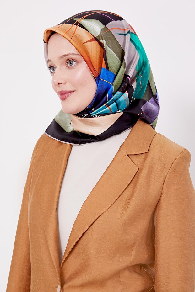 وشاح حريري من K.Vizon بنمط أوراق الشجر الرقيقة - 2