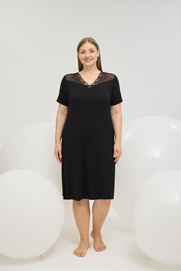 Women's Plus Size Black Lace Detailed V-Neck Short Sleeve Nightgown C2T7N761
