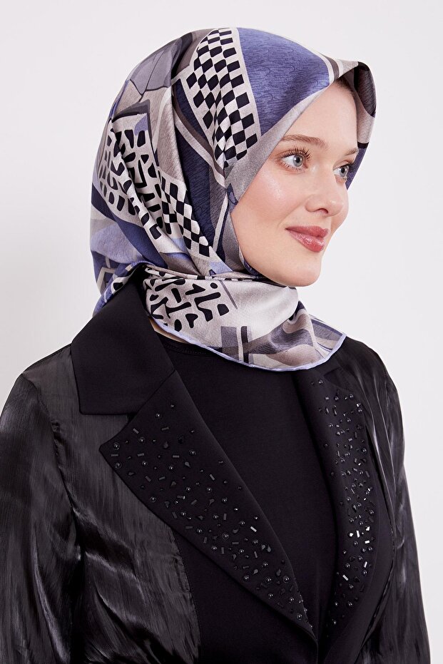 وشاح حريري من نسيج التويل بنمط الشطرنج الأزرق - 2