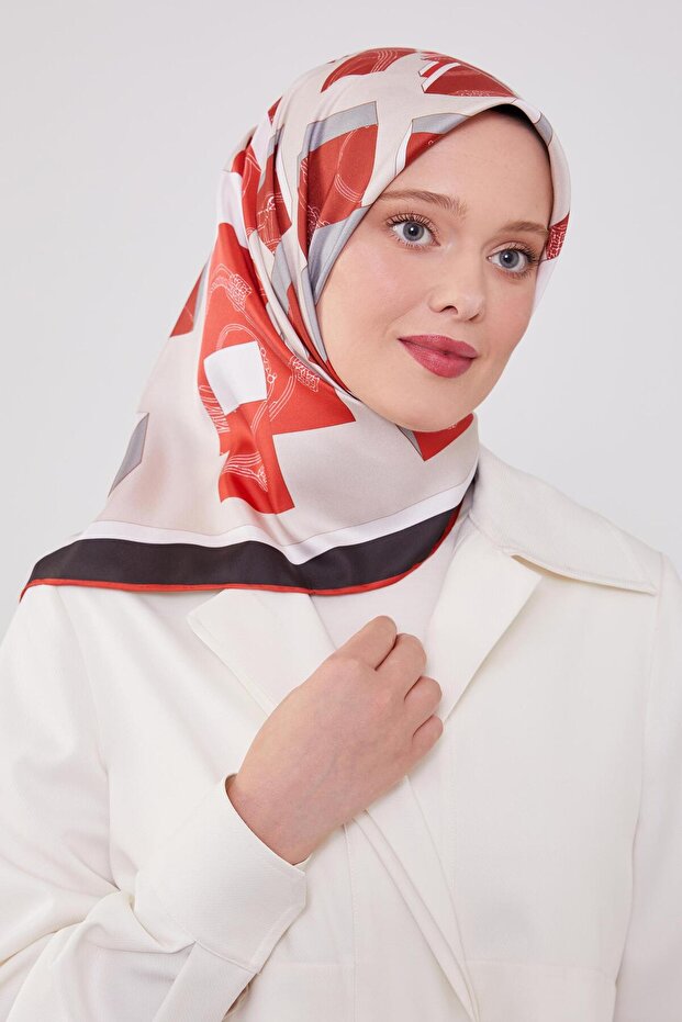 وشاح منقوش على شكل مكعب أحمر - 2