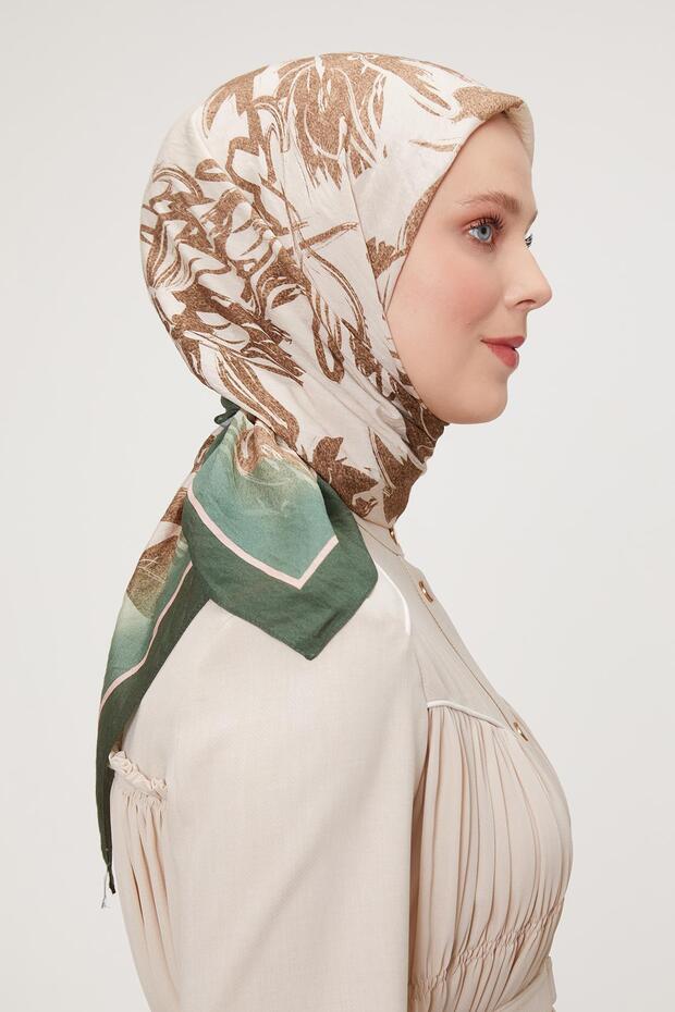 وشاح حريري بنمط تجريدي على شكل زهرة الزمرد - 3