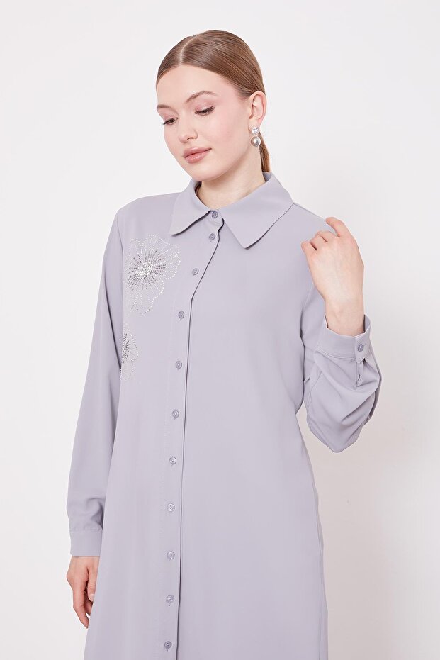 تونيك مطبوع بنمط زهرة الحجر الرمادي - 3