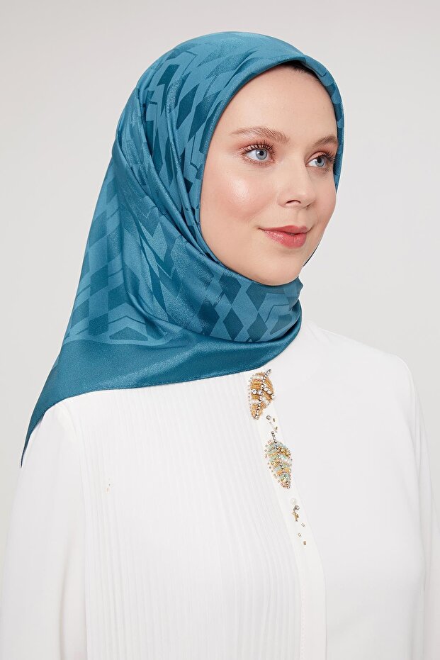 وشاح جاكار كريستالي بنمط البقلاوة باللون الأخضر البترولي
