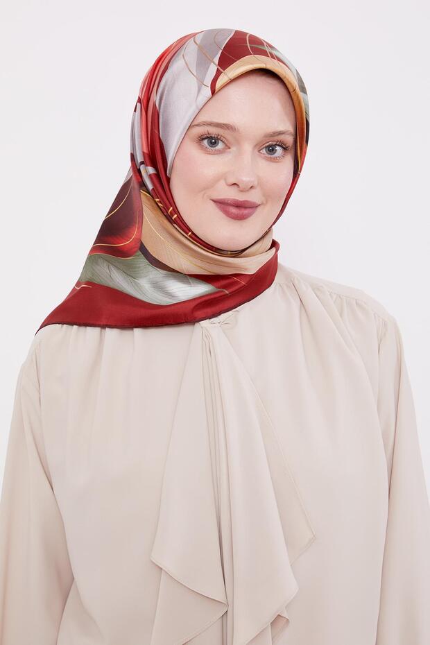 وشاح حريري من التويل بنمط أوراق الشجر الرقيقة باللون العنابي - 3