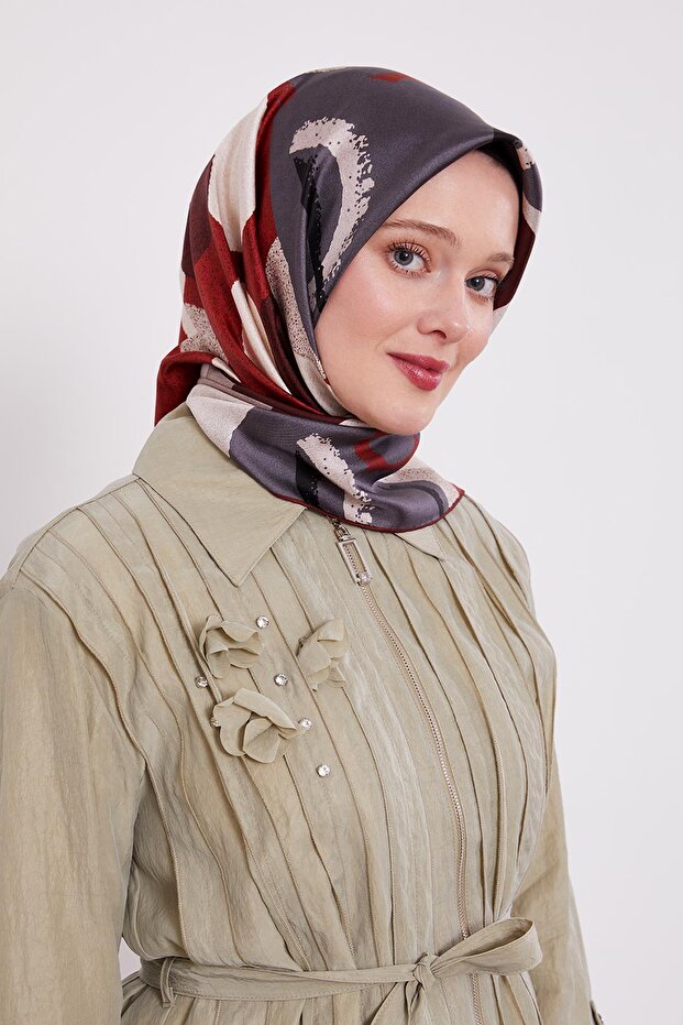 وشاح حريري بنمط دائري بني اللون - 2