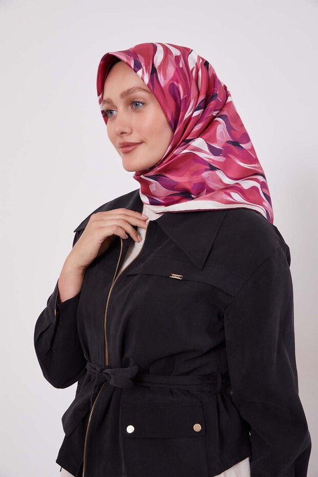 وشاح حريري منقوش بنمط فوشيا إبرولي - 1