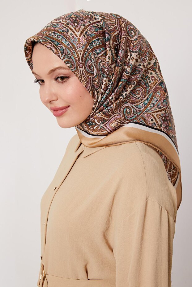 وشاح حريري بنمط عرقي من قماش التويل